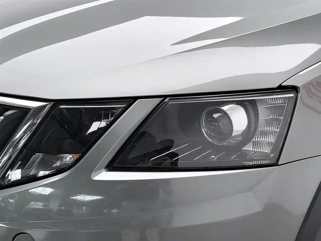 Octavia Wagon TSI230 DSG Luxury