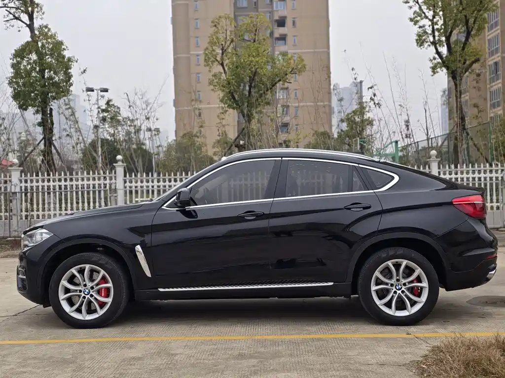 BMW X6 xDrive35 i Luxury