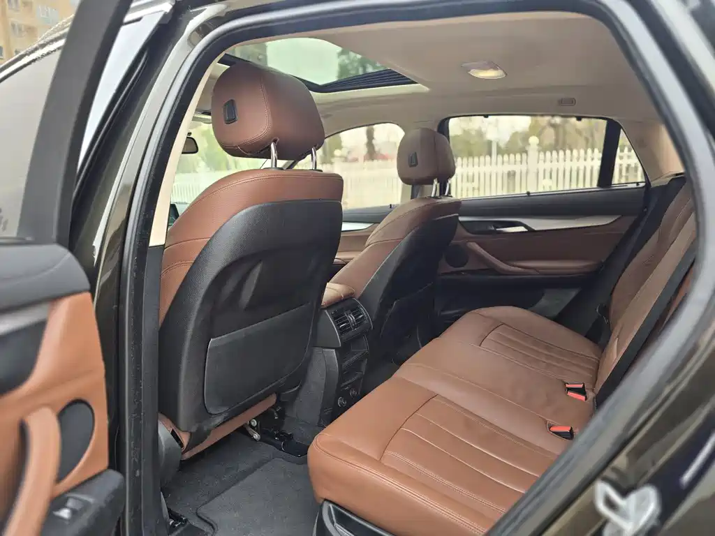 BMW X6 xDrive35 i Luxury