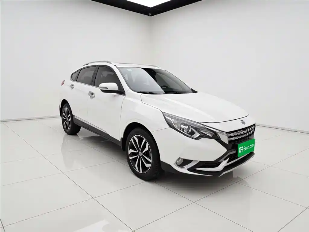 Venucia T90 2.0 L CVT Smart Style