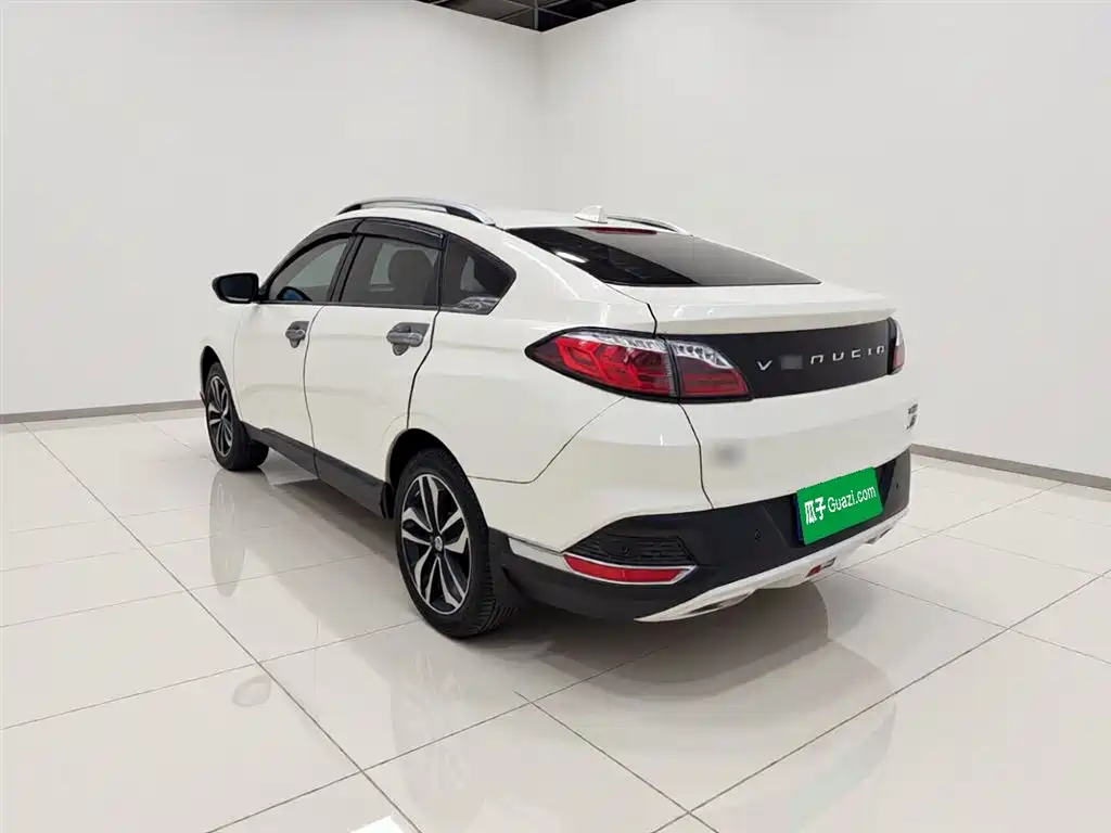 Venucia T90 2.0 L CVT Smart Style