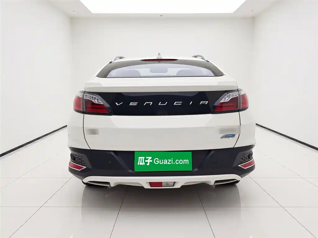 Venucia T90 2.0 L CVT Smart Style