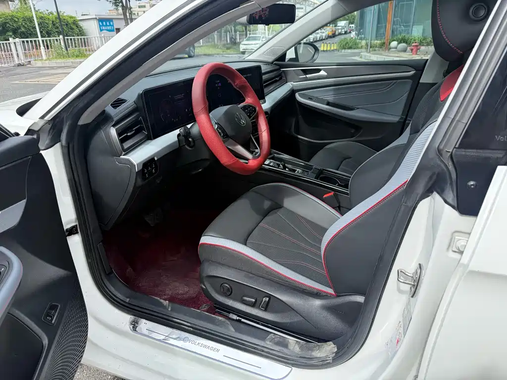 Lamando Lamando L 280 TSI DSG Spicy Cool