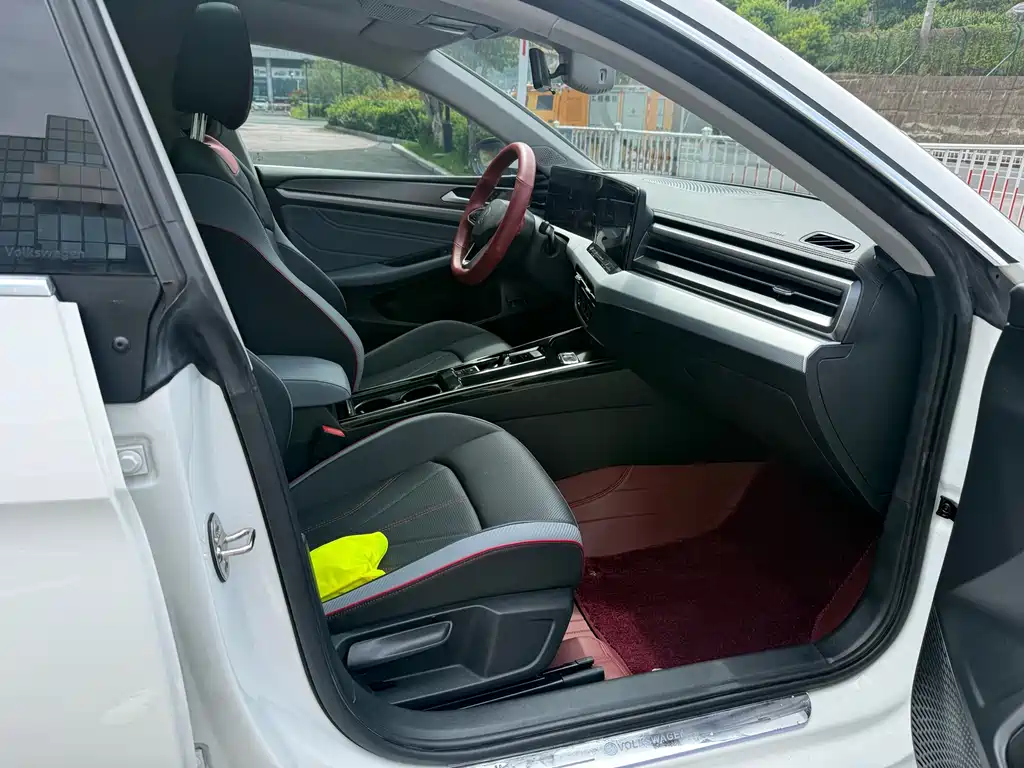 Lamando Lamando L 280 TSI DSG Spicy Cool