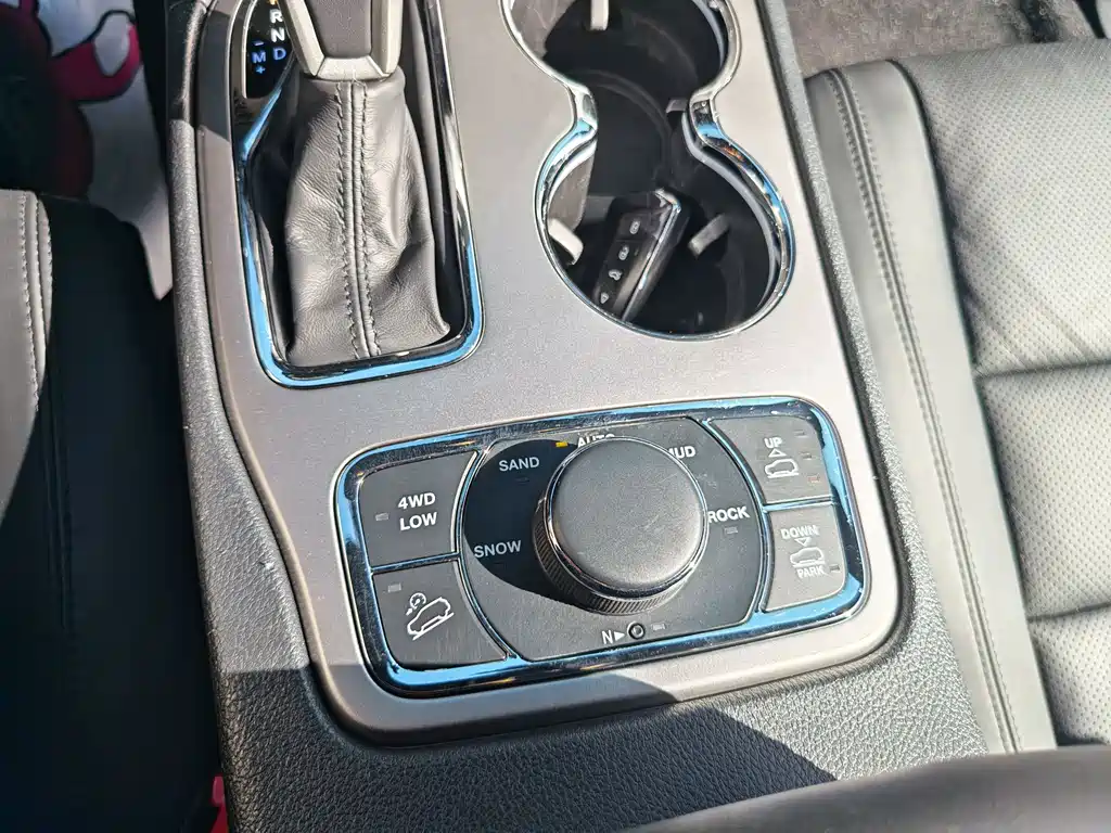 Grand Cherokee (Import) 3.0 L Elite Navigation