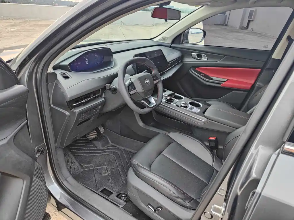 Changan CS55 PLUS 2 nd Gen 1.5 T DCT Distinguished