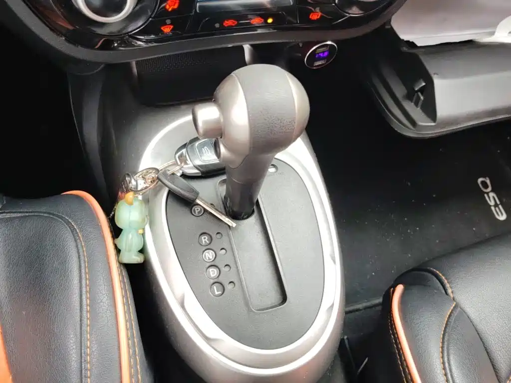 Infiniti ESQ 1.6 L Personality