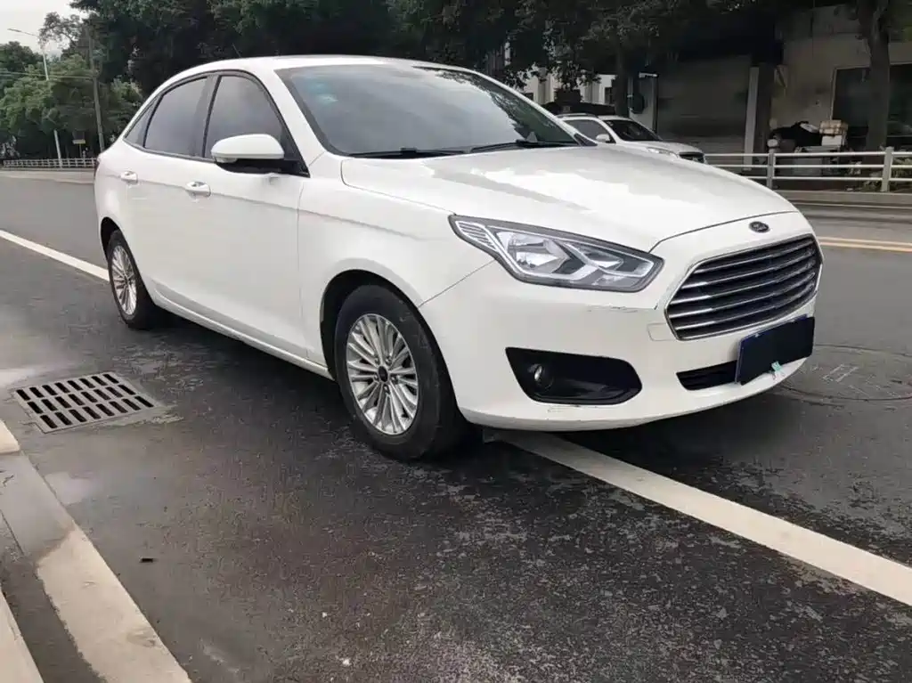 Escort Facelift 1.5 L Manual Comfort