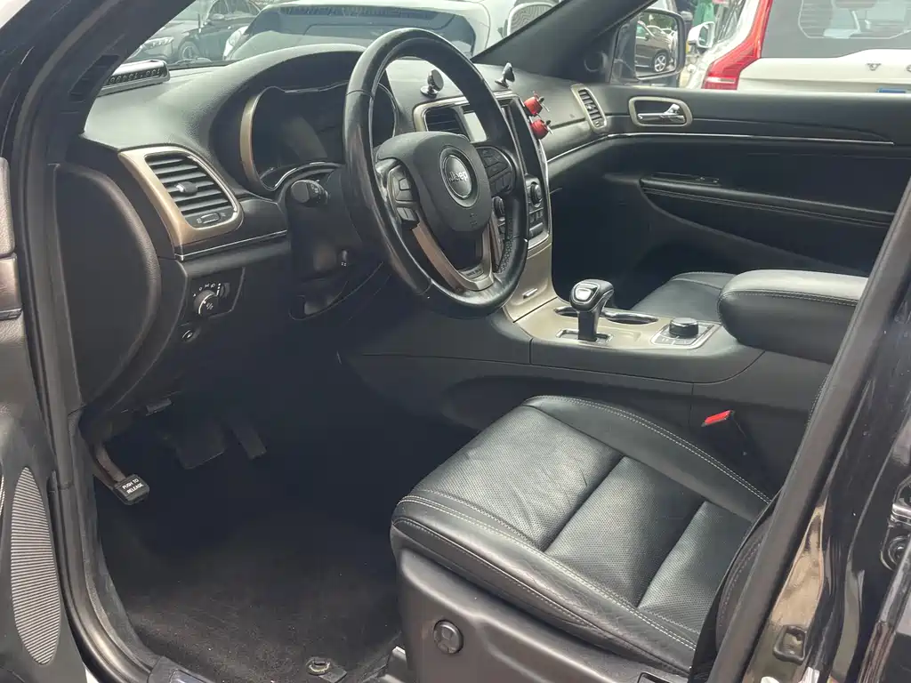 Grand Cherokee (Import) 3.6 L Elite Navigation