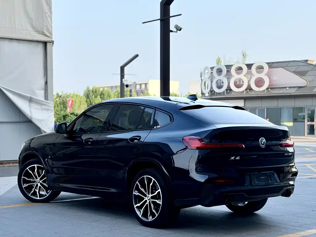 BMW X4 xDrive 30 i M Sport Night Package