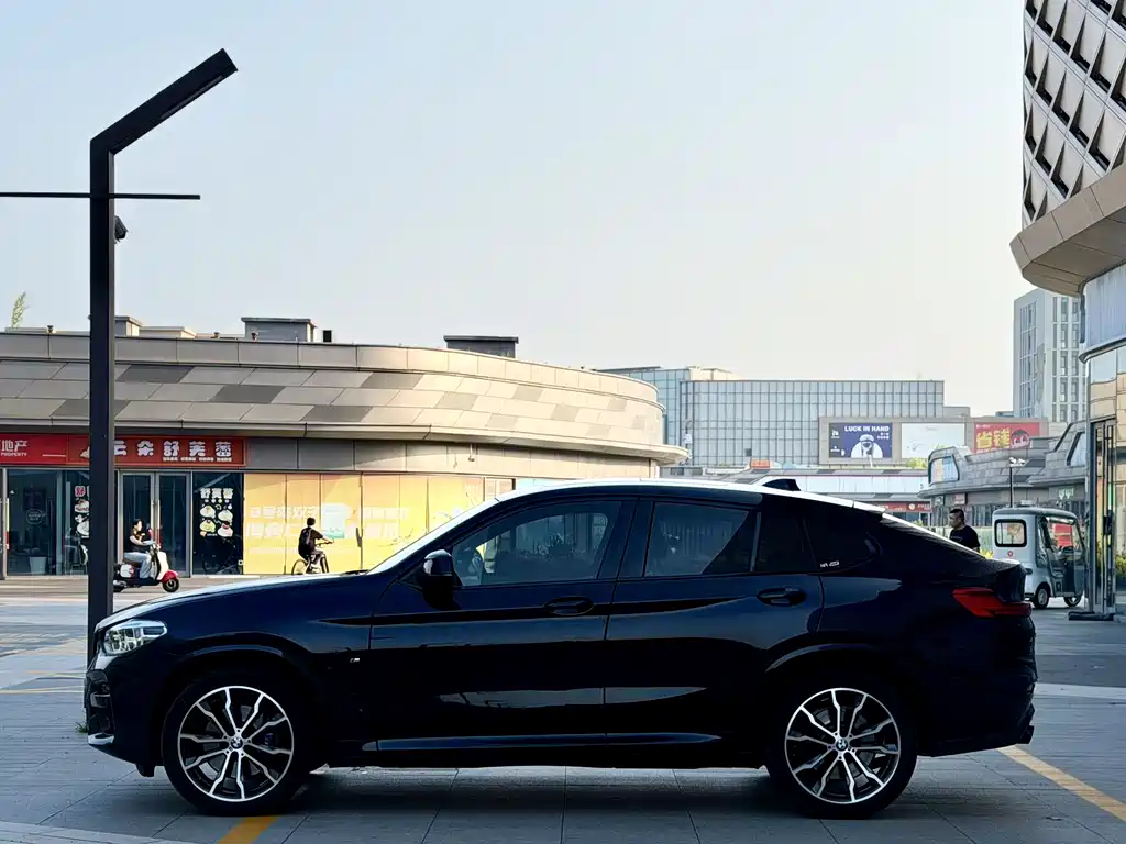 BMW X4 xDrive 30 i M Sport Night Package