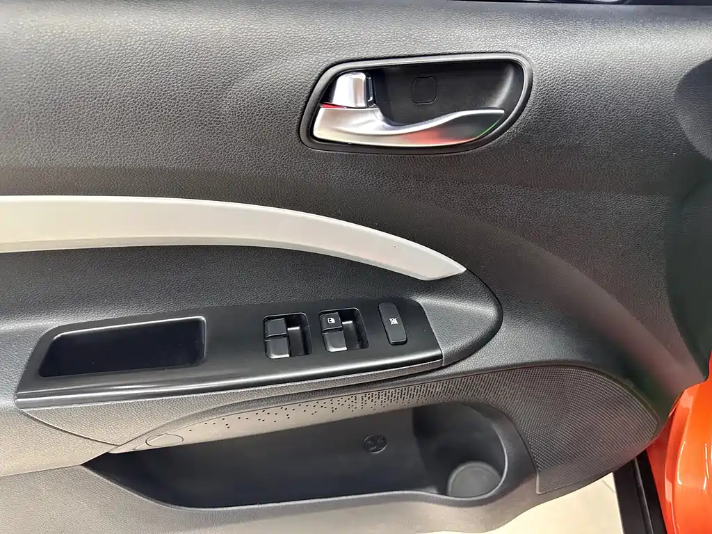 Stonic 1.4 L CVT Fun Enjoyment Sunroof