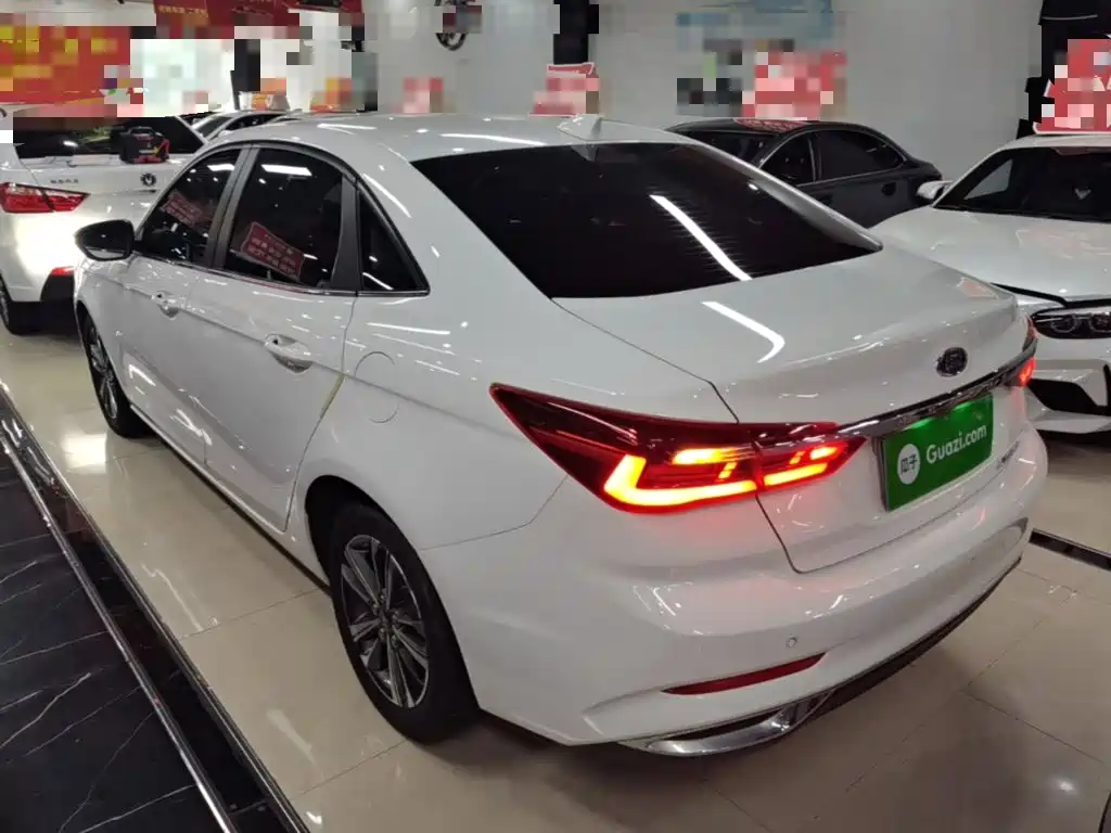 Escort 1.5 L Auto Diamond