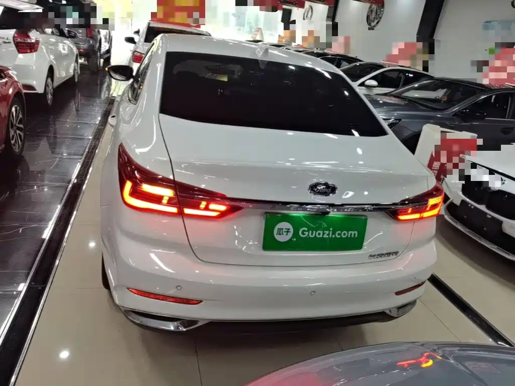 Escort 1.5 L Auto Diamond