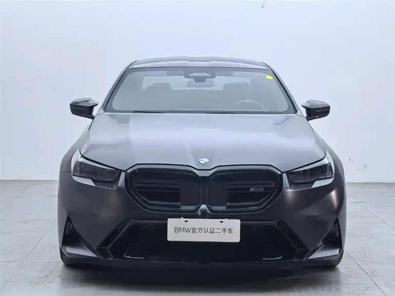 BMW M5 NEV