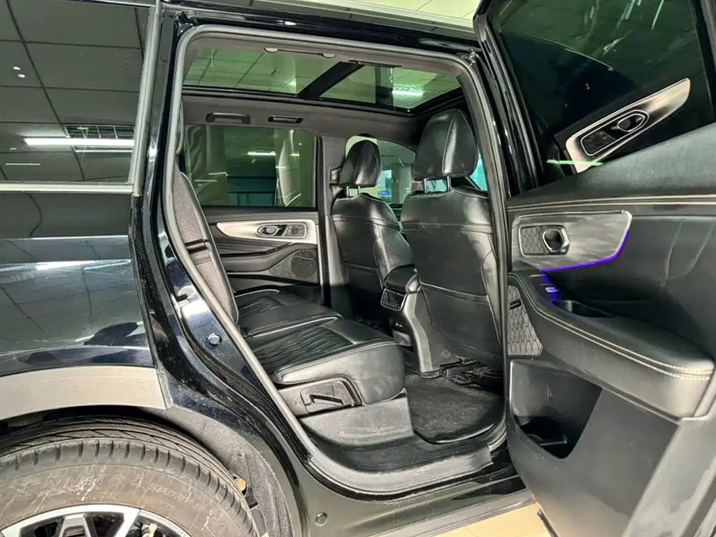GAC Trumpchi GS8 Navigator Series 2.0 TGDI 2 WD Luxury Connected (7-seat)