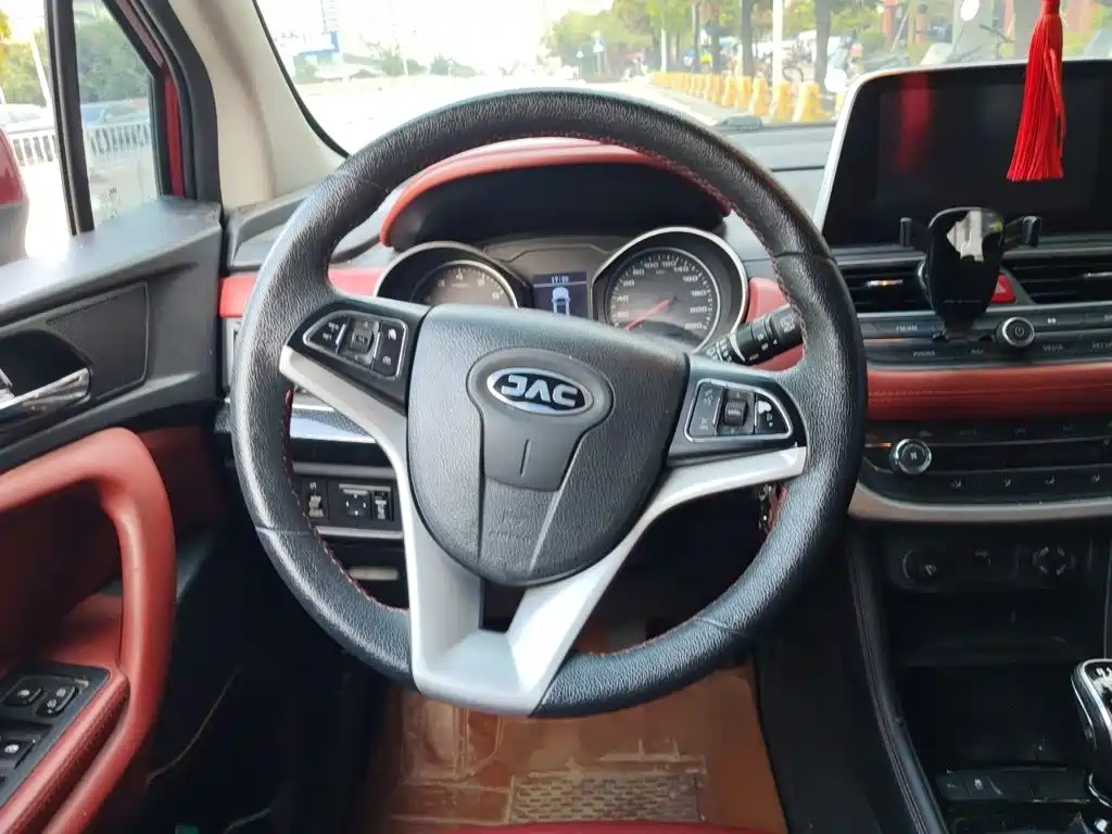 Refine S3 1.5 L Manual Luxury Smart
