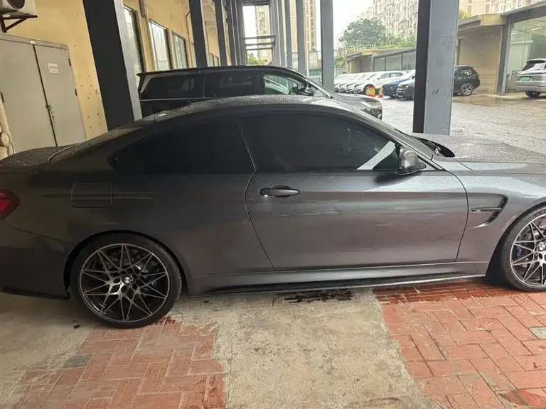 BMW M4 M4 2-door Coupe Racing