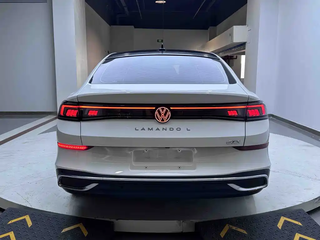 Lamando Lamando L 280 TSI DSG Dazzle Hot