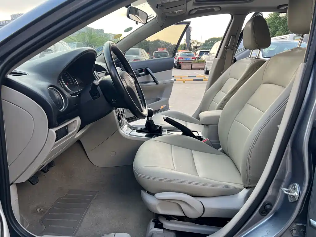 Mazda 6 2.0 L Manual