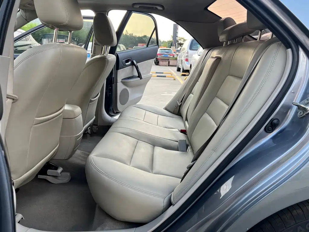 Mazda 6 2.0 L Manual