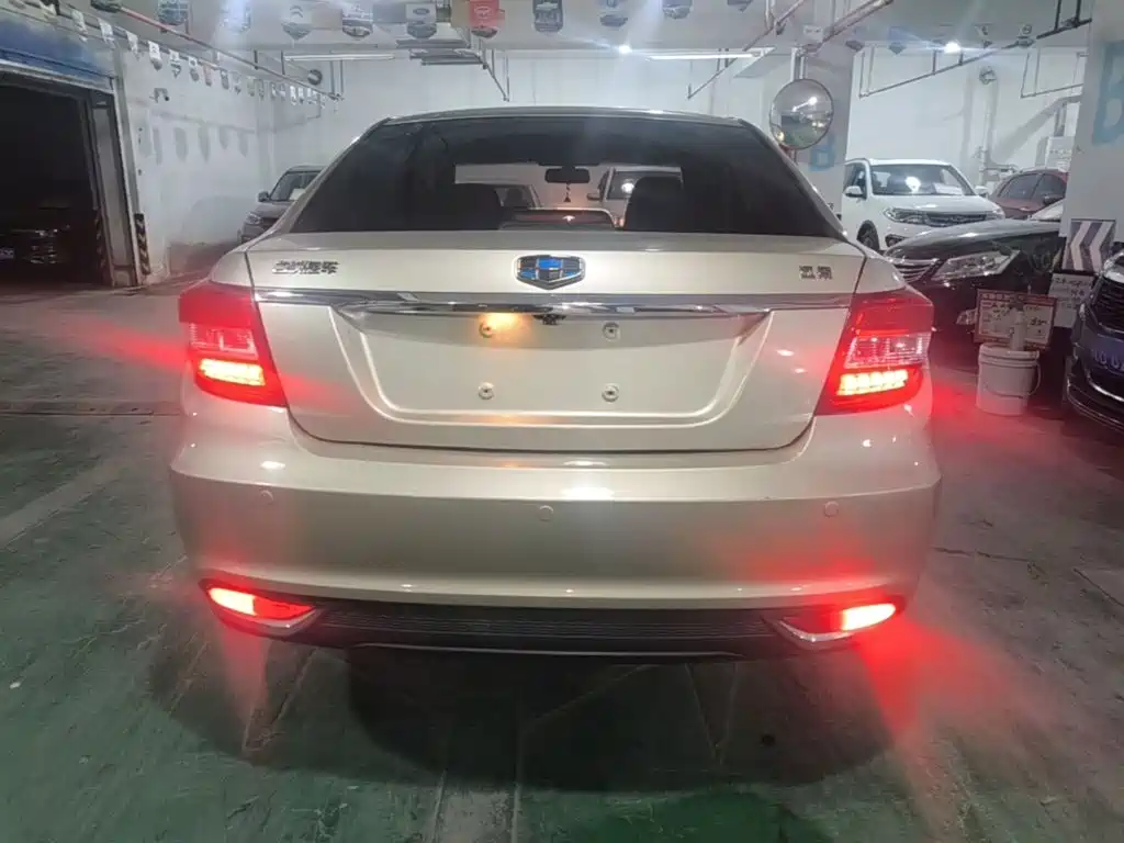 Vision 1.5 L Auto Happy