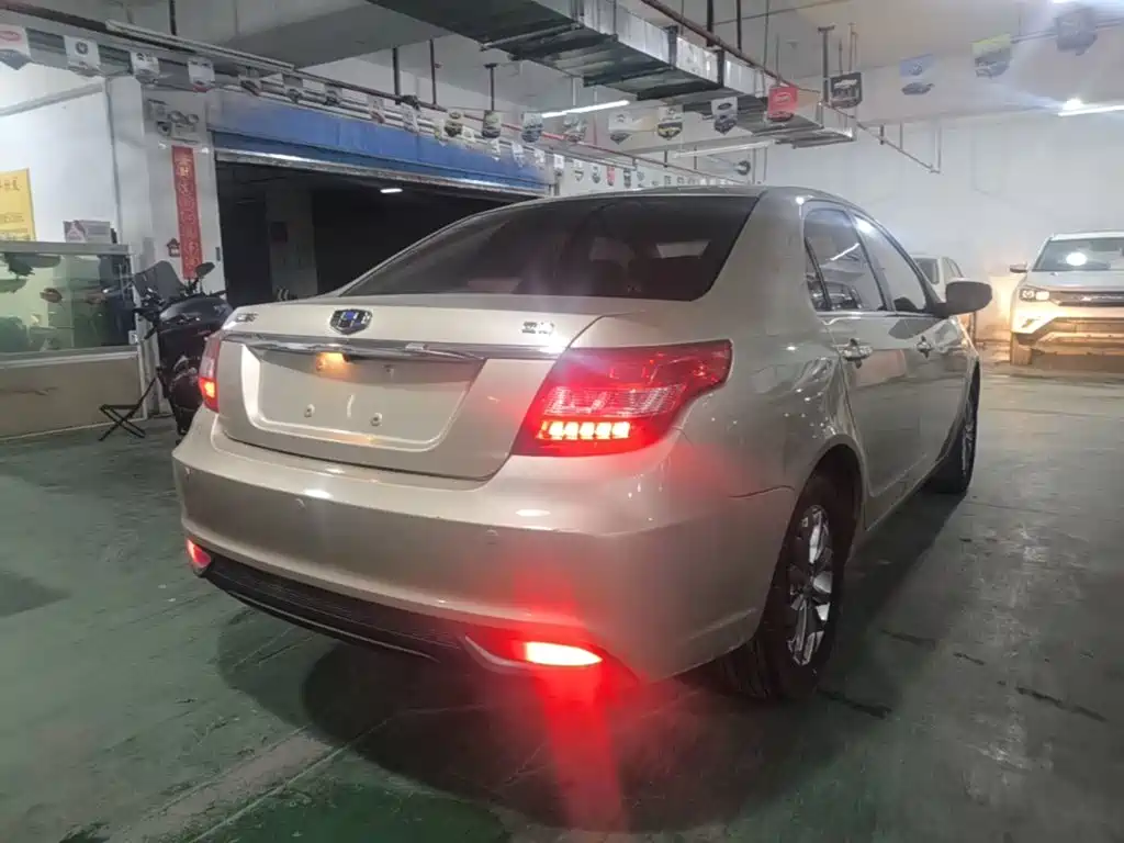 Vision 1.5 L Auto Happy