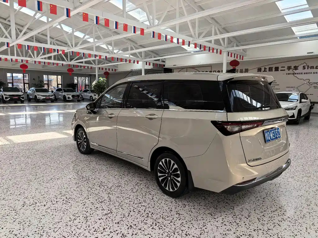 Wuling Jiachen 1.5 T CVT Premium Flagship