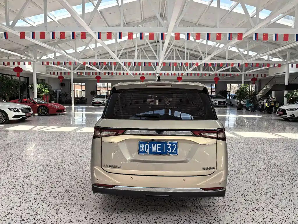 Wuling Jiachen 1.5 T CVT Premium Flagship