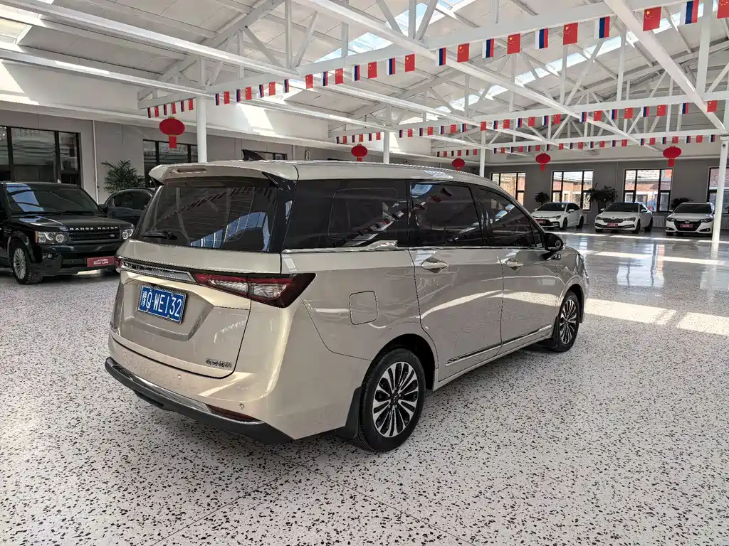 Wuling Jiachen 1.5 T CVT Premium Flagship