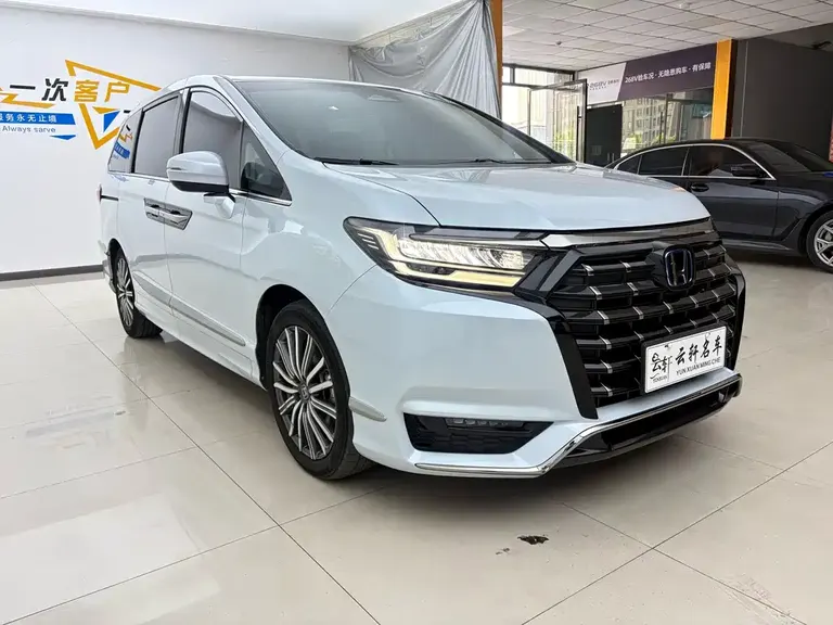 Honda Elysion 2.0 L e:HEV Luxury