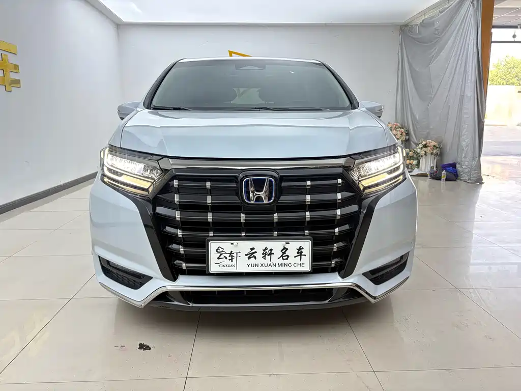 Elysion 2.0 L e:HEV Luxury