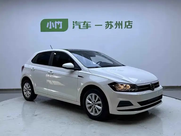 Volkswagen Polo Plus 1.5 L Auto Colorful Tech