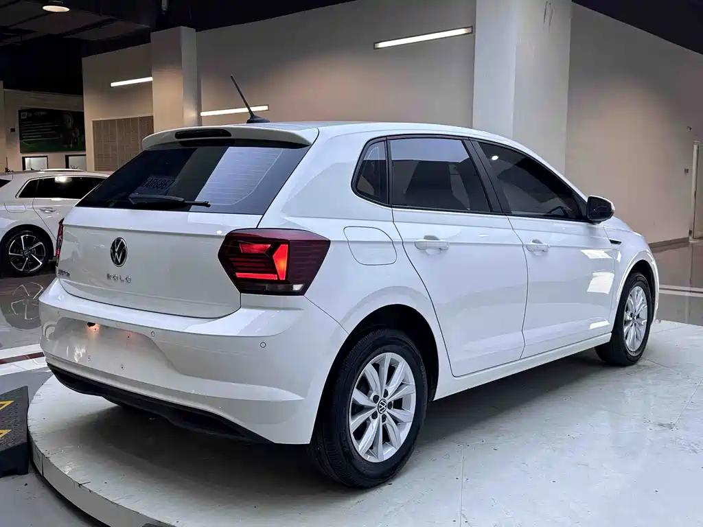 Polo Plus 1.5 L Auto Colorful Tech