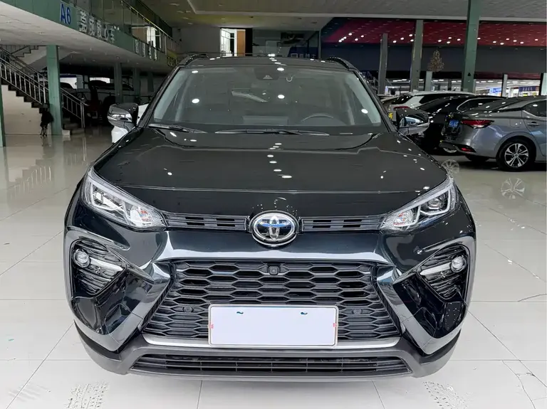 Toyota Wildlander 2.0 L CVT 2 WD Luxury PLUS