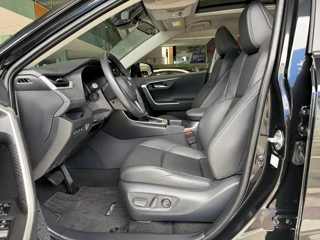 Wildlander 2.0 L CVT 2 WD Luxury PLUS