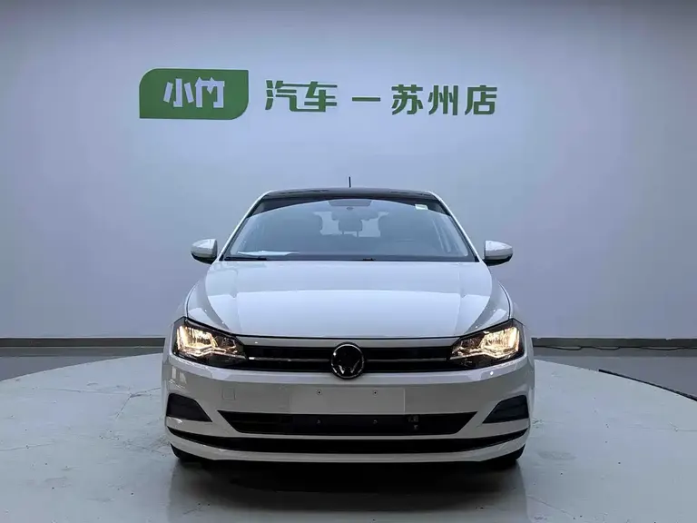 Volkswagen Polo Plus 1.5 L Auto Colorful Tech