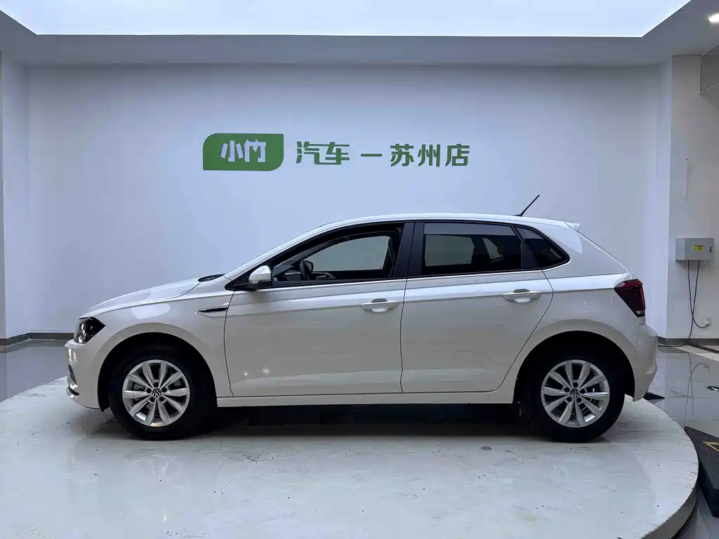 Polo Plus 1.5 L Auto Colorful Tech