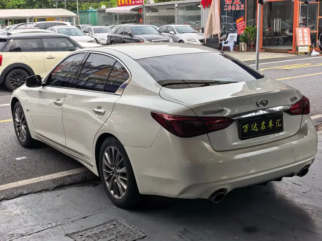 Infiniti Q50 L 2.0 T Comfort Enjoyment