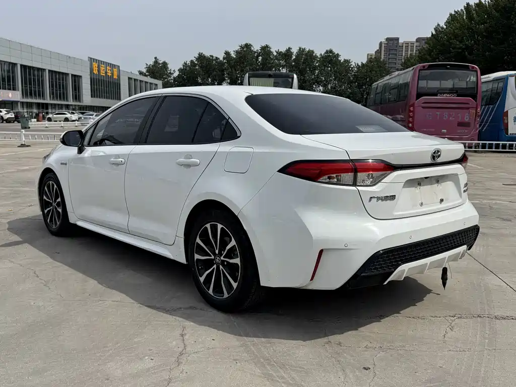 Levin Dual Engine 1.8 H E-CVT Sport