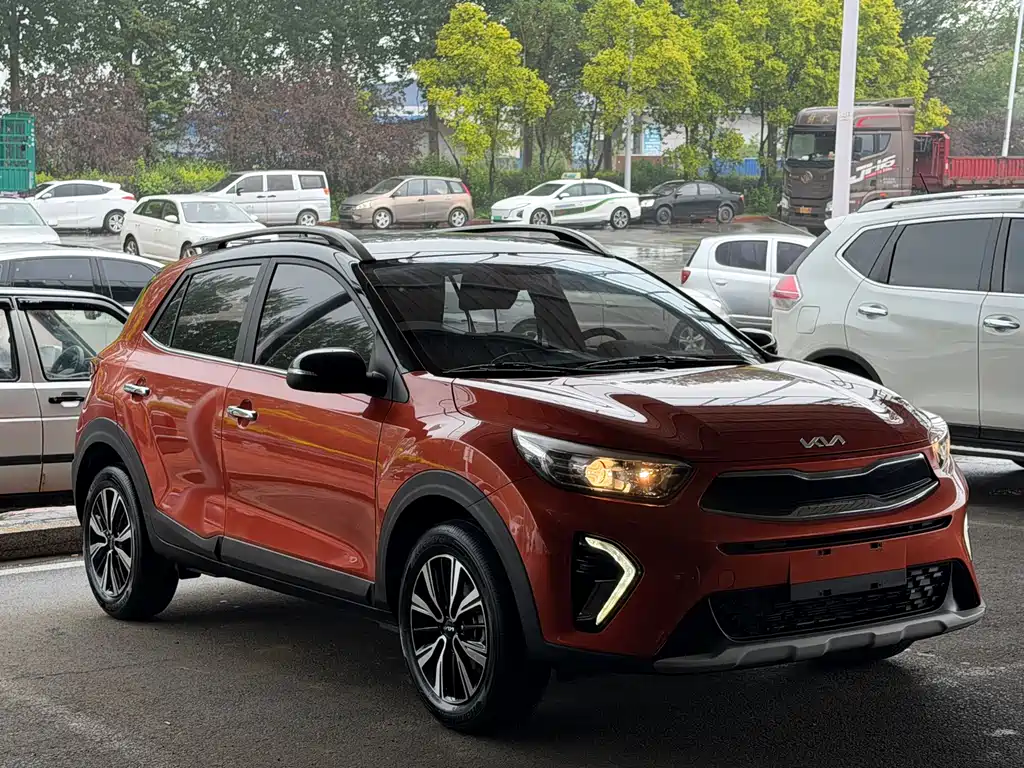 Stonic 1.4 L CVT Sunroof