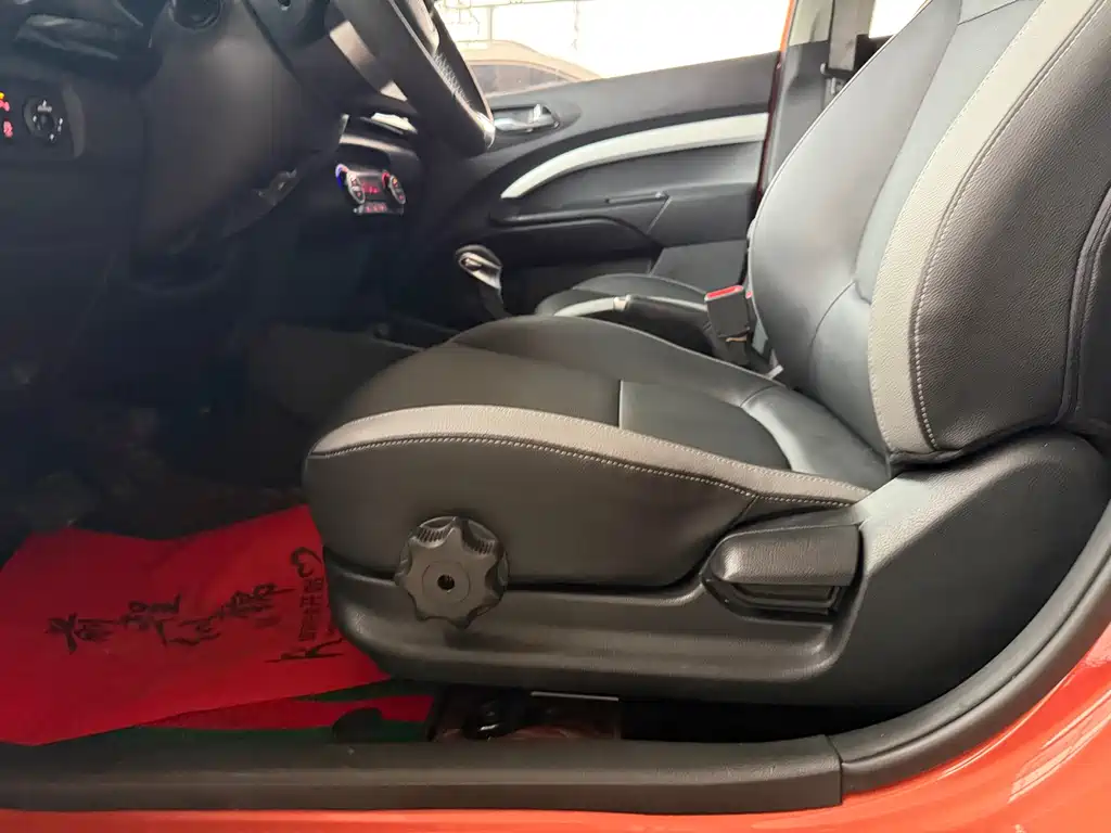 Stonic 1.4 L CVT Sunroof