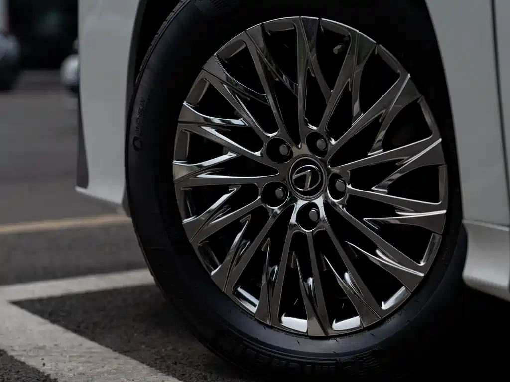 Lexus LM 300 h 7-seat Elegant