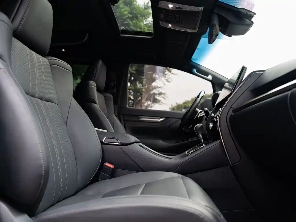 Lexus LM 300 h 7-seat Elegant