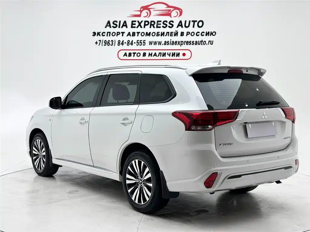Outlander 2.0 L 2 WD Smooth Travel 5-seat
