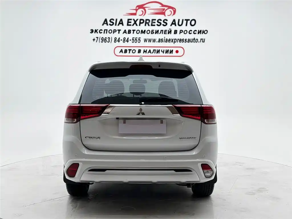 Outlander 2.0 L 2 WD Smooth Travel 5-seat