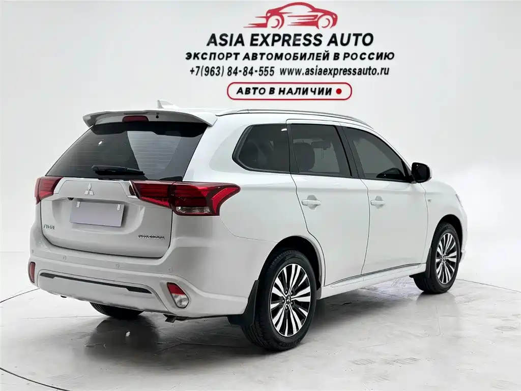 Outlander 2.0 L 2 WD Smooth Travel 5-seat