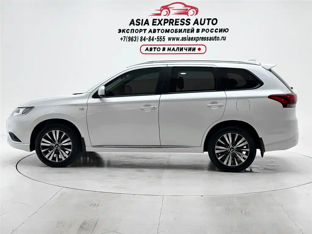 Outlander 2.0 L 2 WD Smooth Travel 5-seat