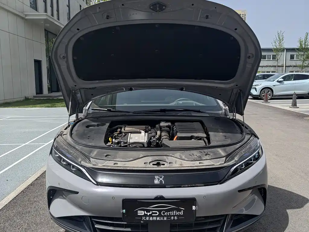 Han DM-i Smart Drive 125 KM Honored