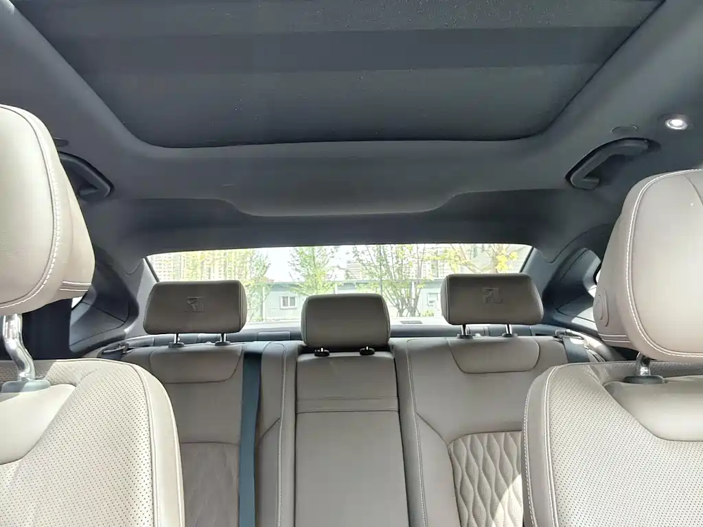 Han DM-i Smart Drive 125 KM Honored